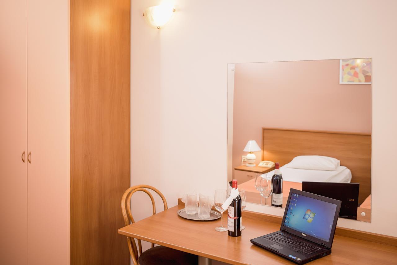 Hotel Reghina 蒂米什瓦拉 外观 照片