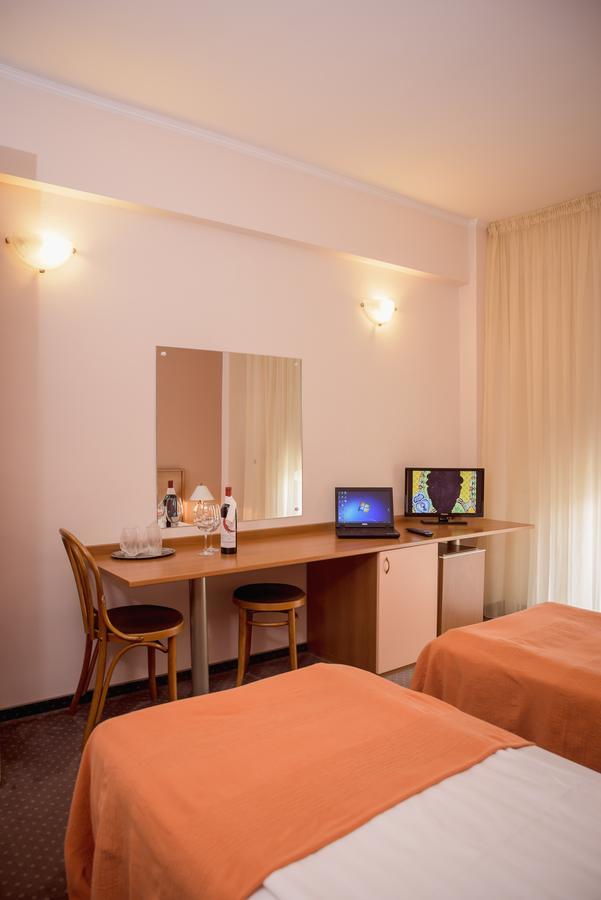Hotel Reghina 蒂米什瓦拉 外观 照片